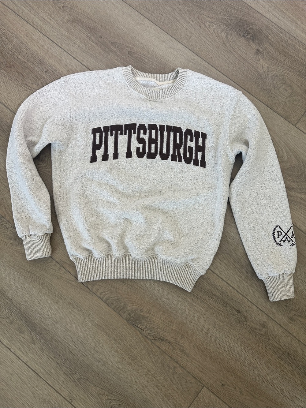 Pittsburgh Cream Crewneck textured Sweater Sweatshirt. NEW YORK POPULAR. Small
